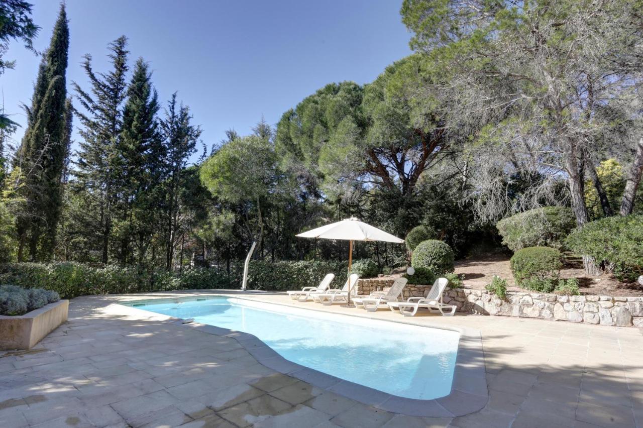 Villa 8 Pers, Climatisee, Piscine Chauffee, Un Havre De Paix Sous Les Pins Parasols Roquebrune-sur Argens Kültér fotó
