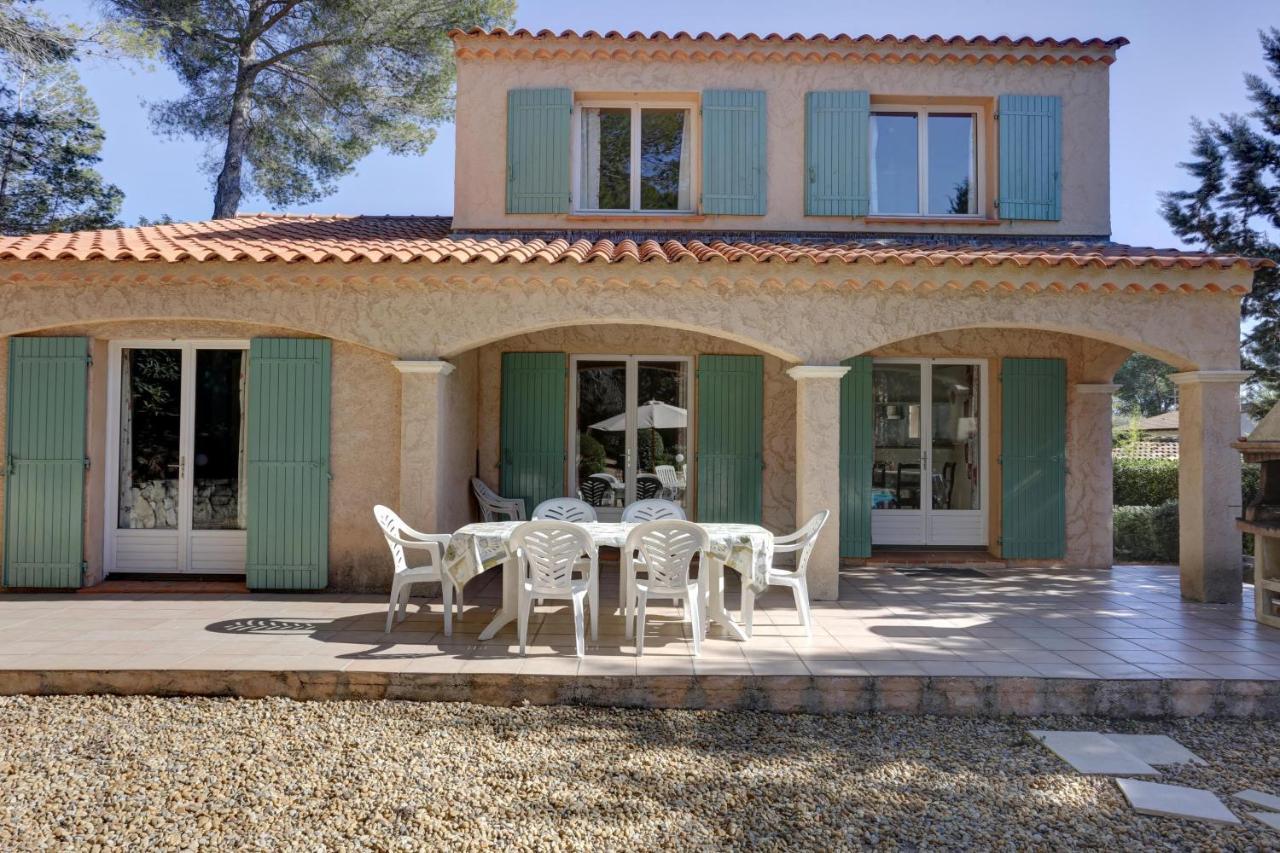 Villa 8 Pers, Climatisee, Piscine Chauffee, Un Havre De Paix Sous Les Pins Parasols Roquebrune-sur Argens Kültér fotó