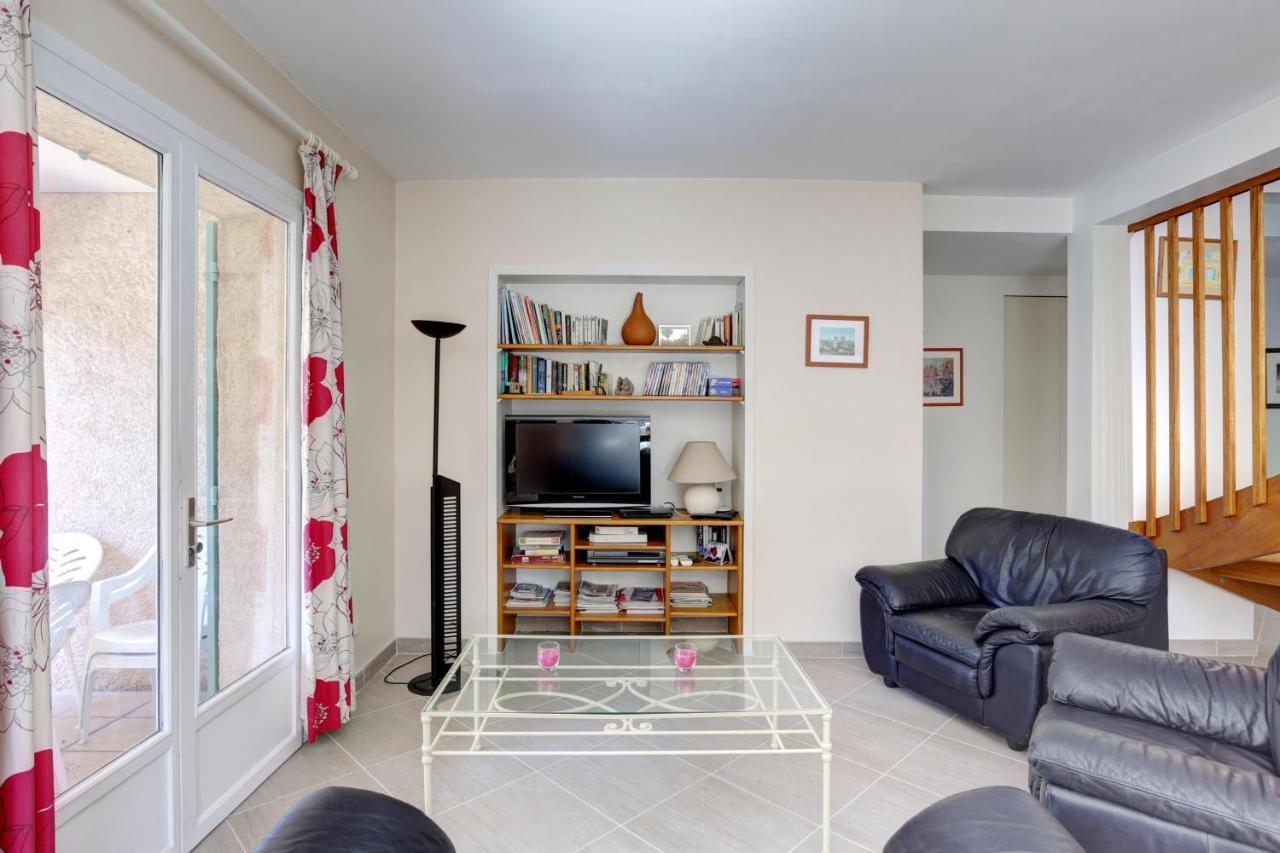 Villa 8 Pers, Climatisee, Piscine Chauffee, Un Havre De Paix Sous Les Pins Parasols Roquebrune-sur Argens Kültér fotó